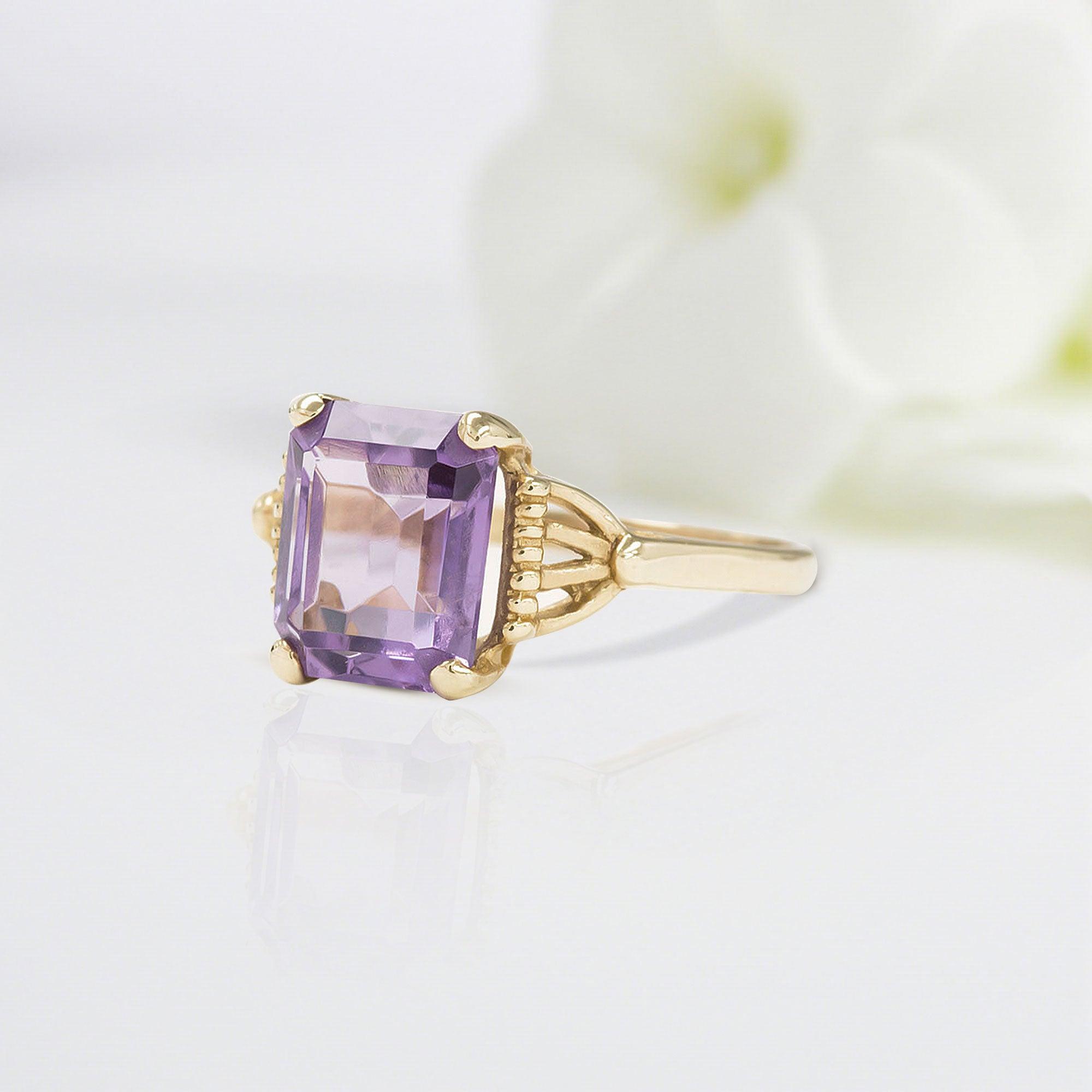 Classical Emerald Shaped Amethyst Wedding Ring Band Yellow Gold Royal Velvet Amethyst Engagement Ring Curved Wedding Band Anniversary Rings For Women - Loveden Jewelry