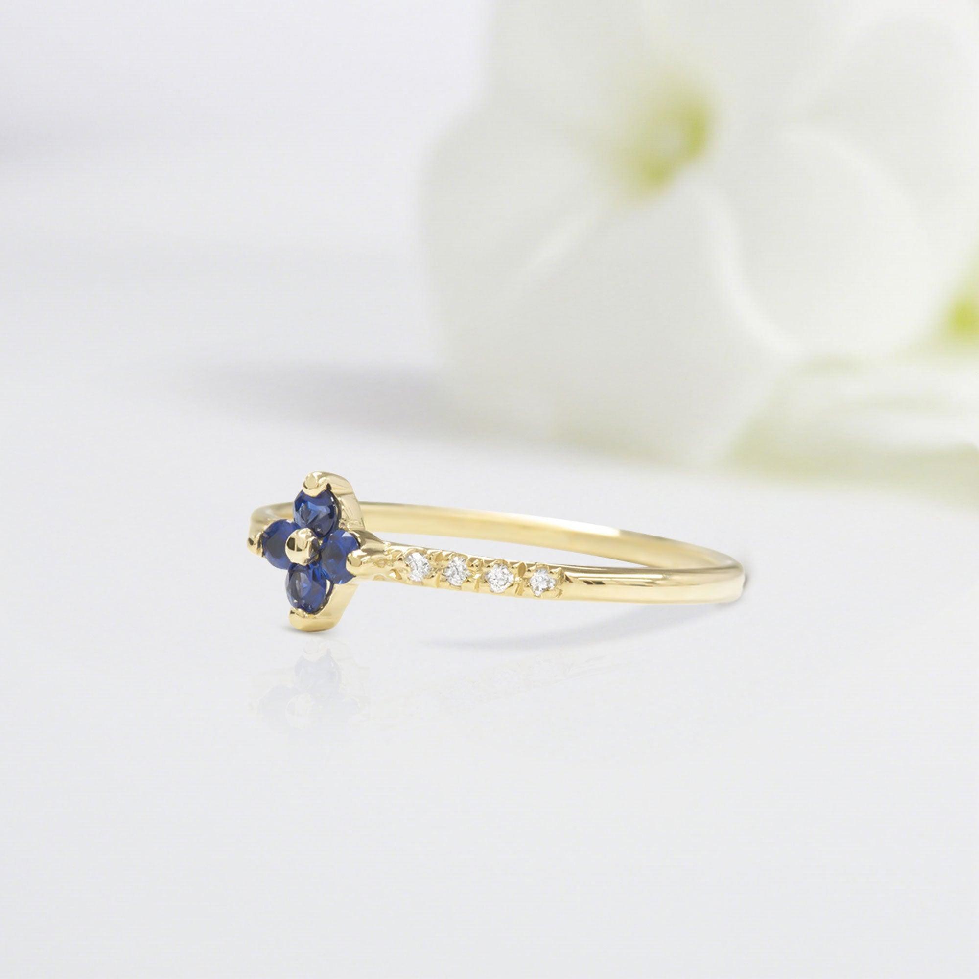 Classical Round Shaped Blue Sapphire Wedding Ring Band White Gold Lucky Clover Blue Sapphire Engagement Ring Curved Wedding Band Anniversary Rings For Women - Loveden Jewelry